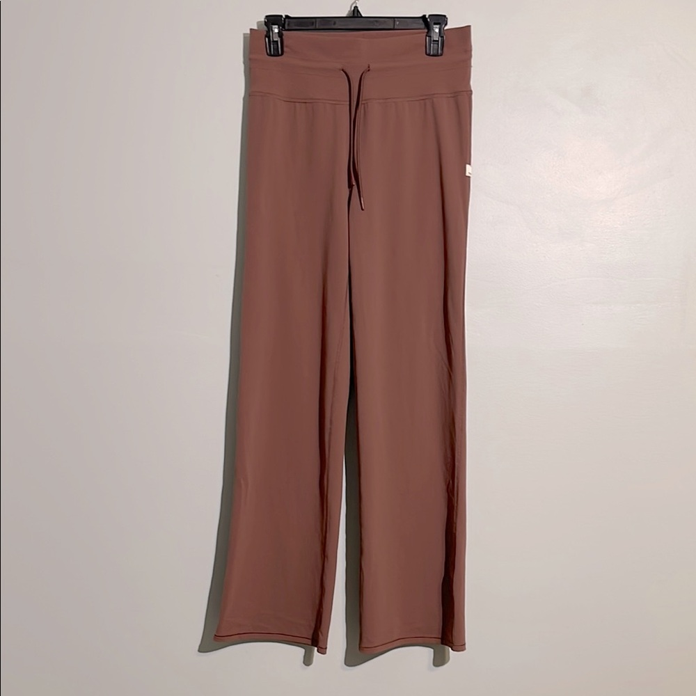 Vuori Daily Wide Leg Flare Pants Women’s Medium WV489 High Rise Stretch Athletic